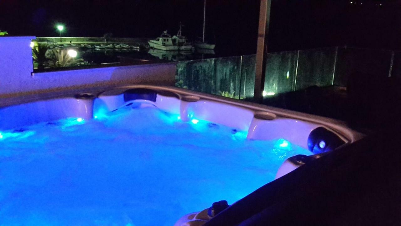 Luxury Apartment By The Sea With Private Whirlpool And Terrace 50M2 Posedarje Exterior foto