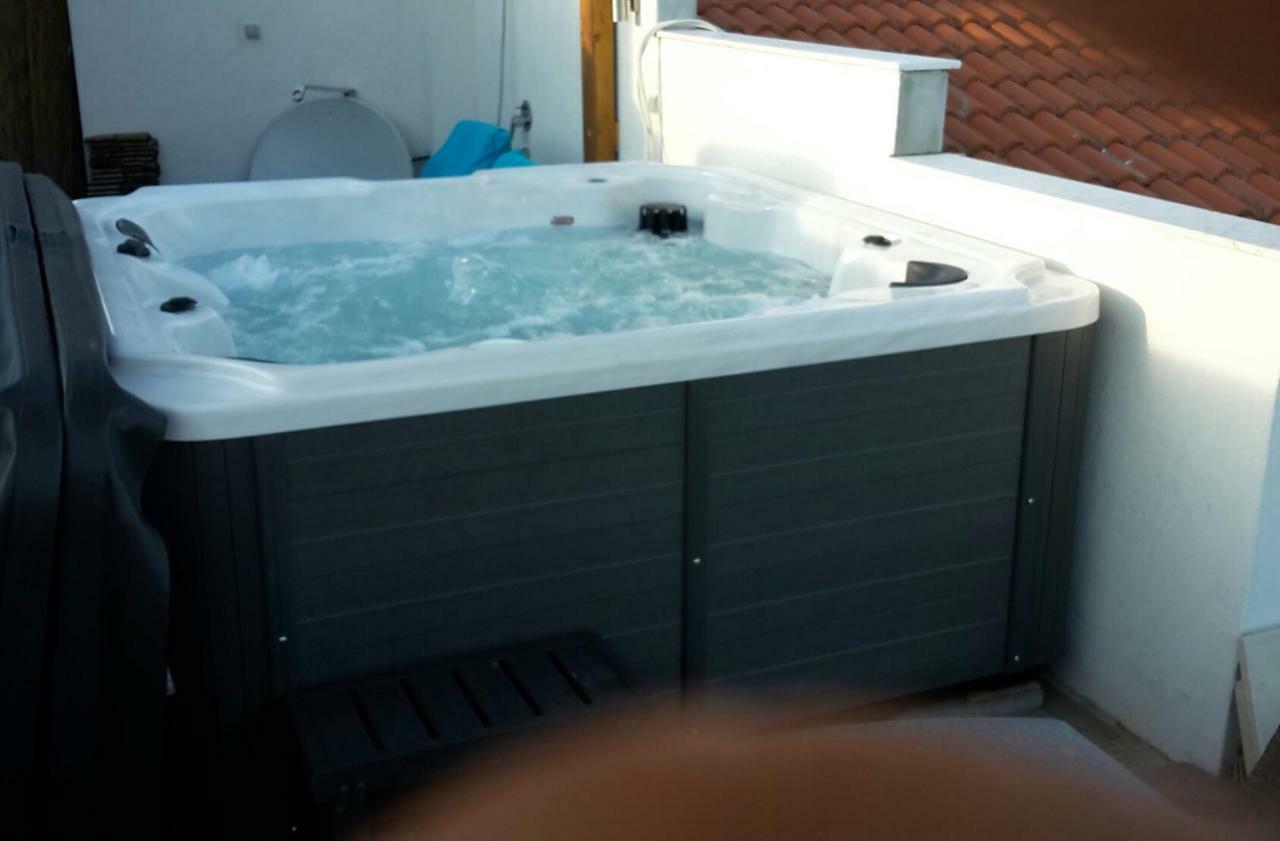 Luxury Apartment By The Sea With Private Whirlpool And Terrace 50M2 Posedarje Exterior foto