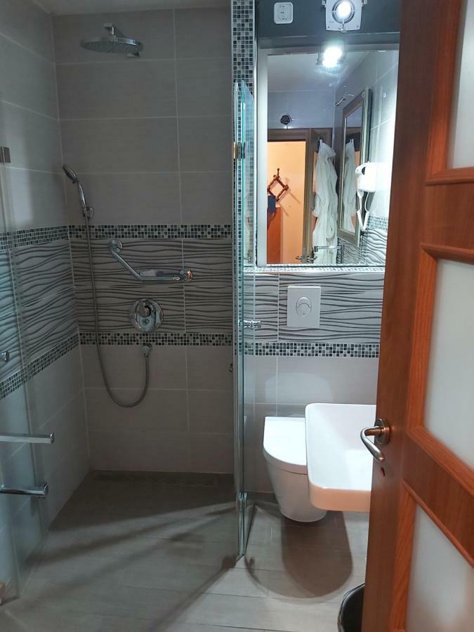 Luxury Apartment By The Sea With Private Whirlpool And Terrace 50M2 Posedarje Exterior foto